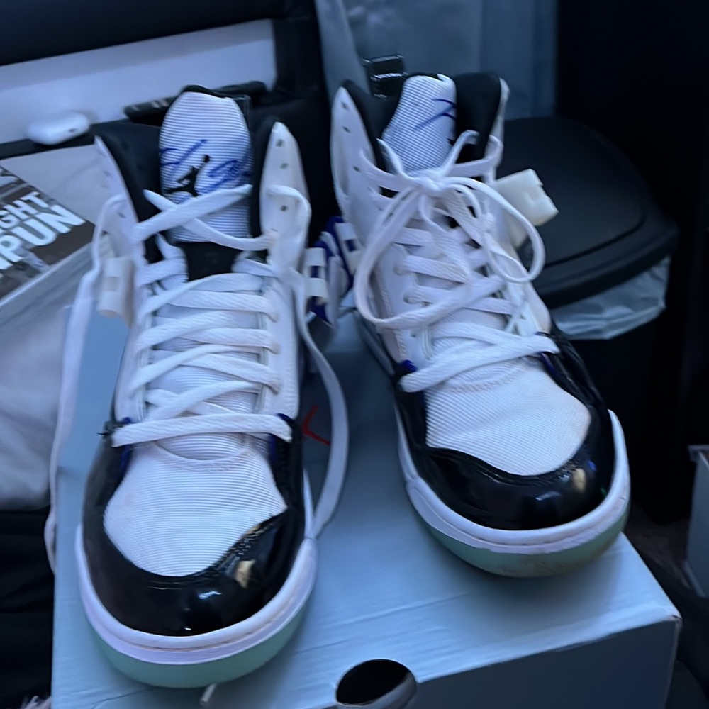 Jordan Jumpman Team 1’s - Picture 2 of 4